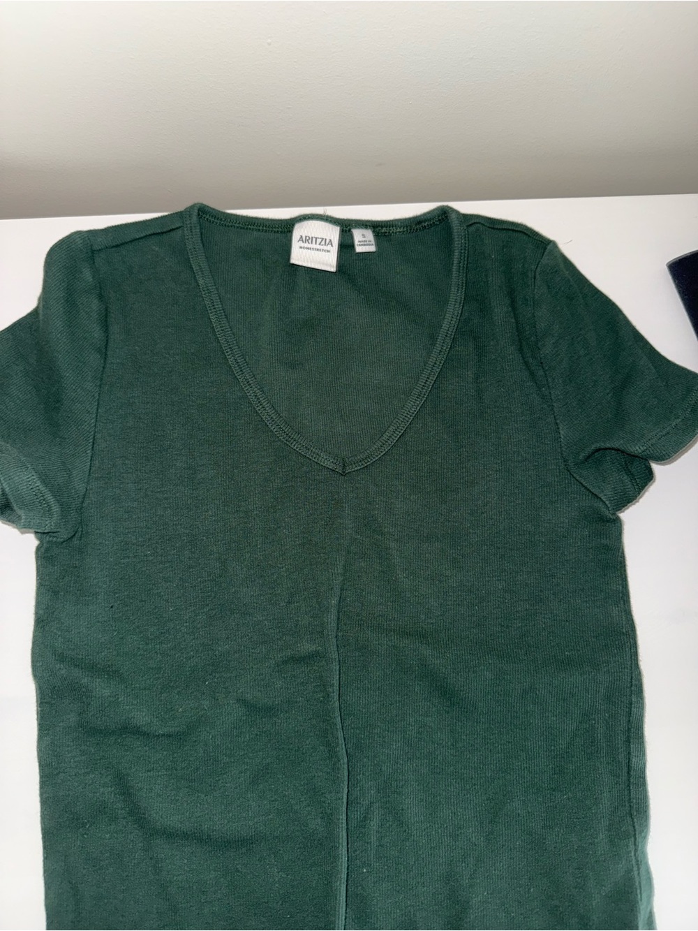 Aritzia Dark Green V-Neck Short Sleeve Tee